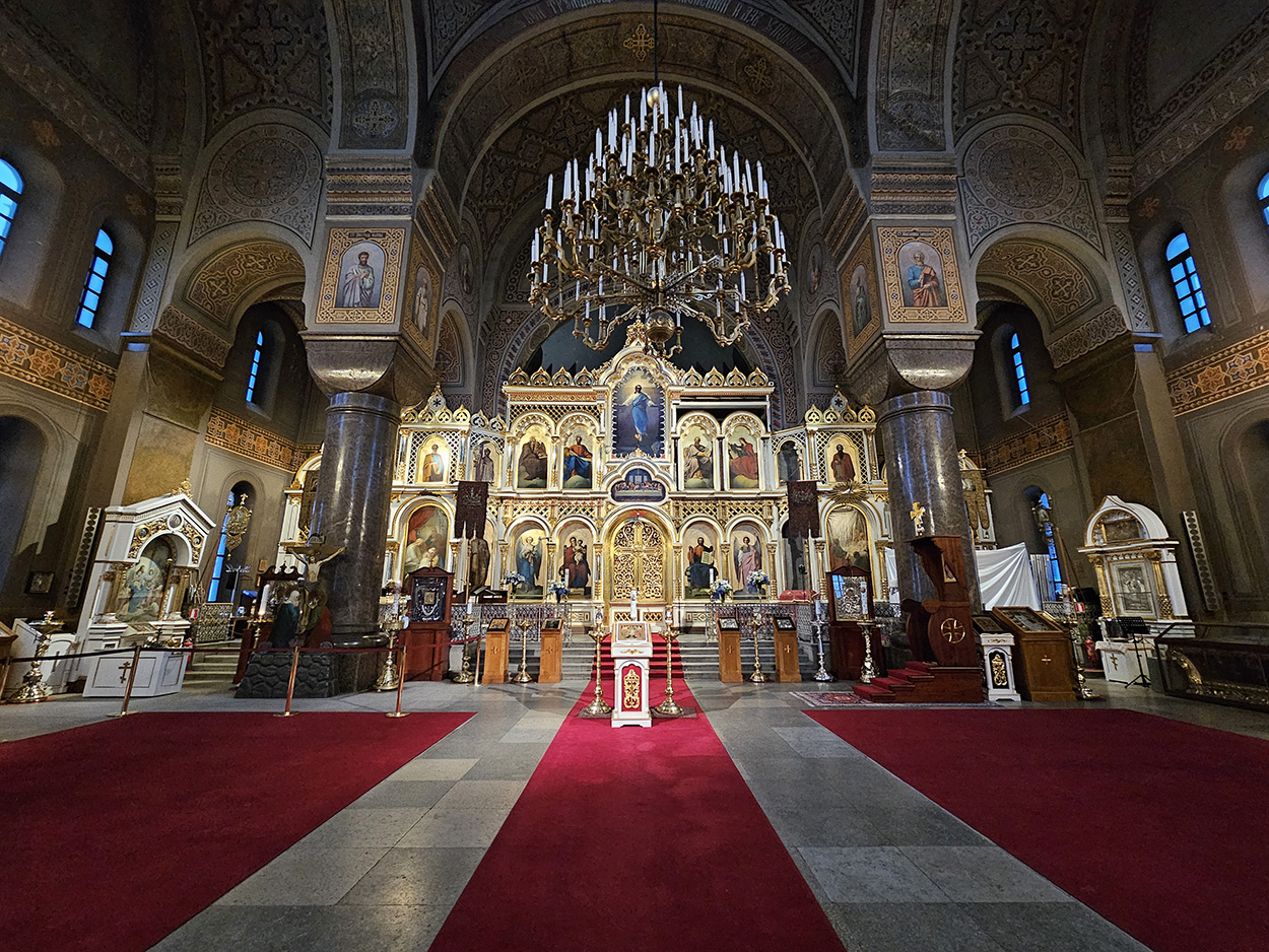 Inside Uspenski Cathedral.